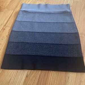 Women’s BCBGeneration skirt. Grey. Size S